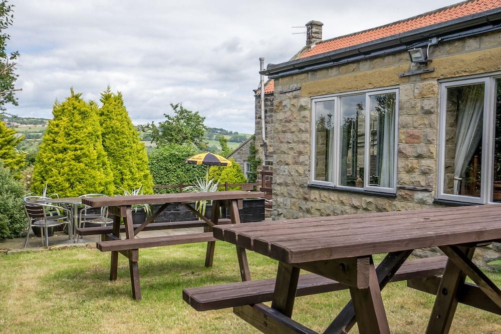 The Plough Sleights Exterior foto